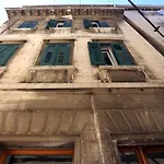 Apartment Papalic Palace